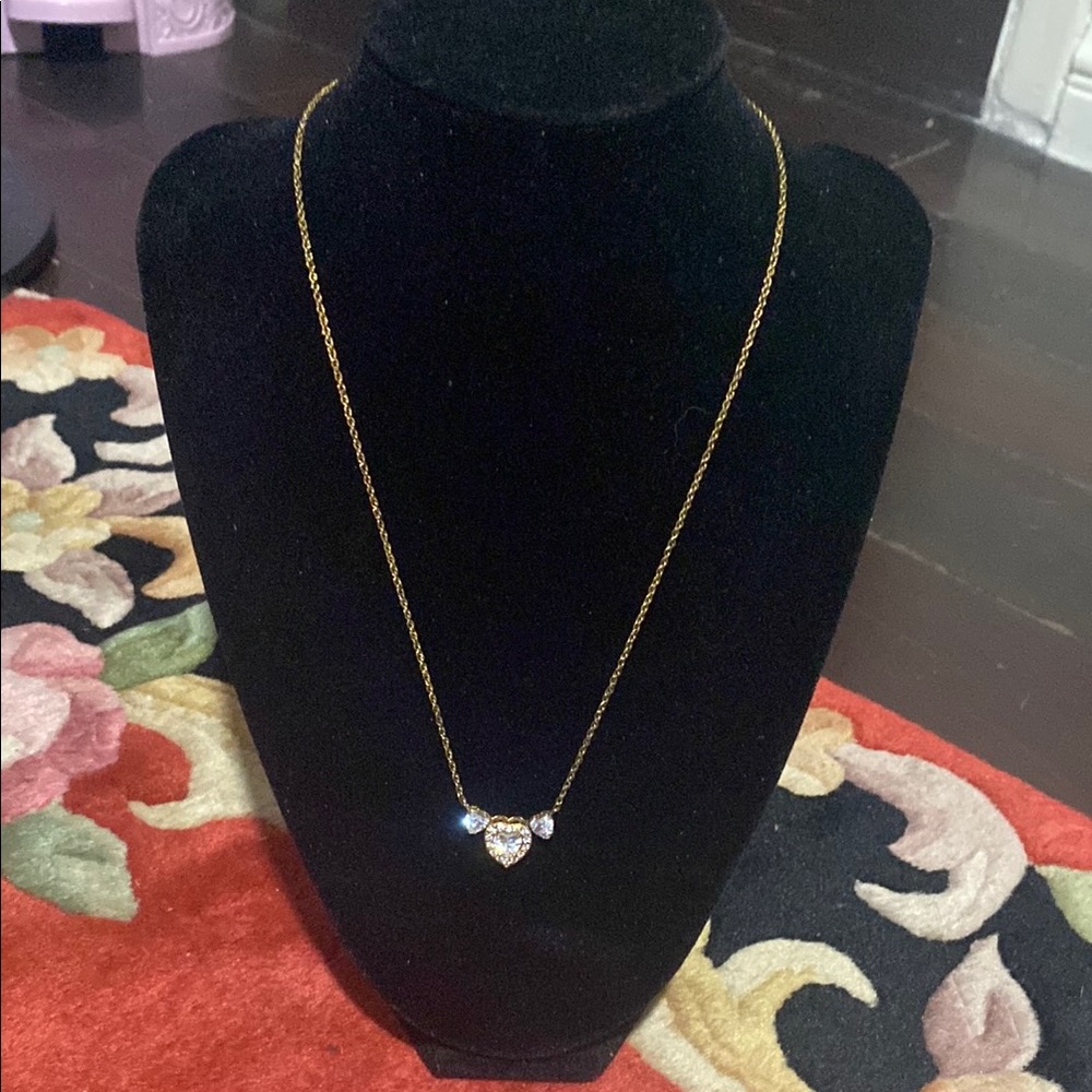 Elegant Gold Necklace with Dainty Pendant